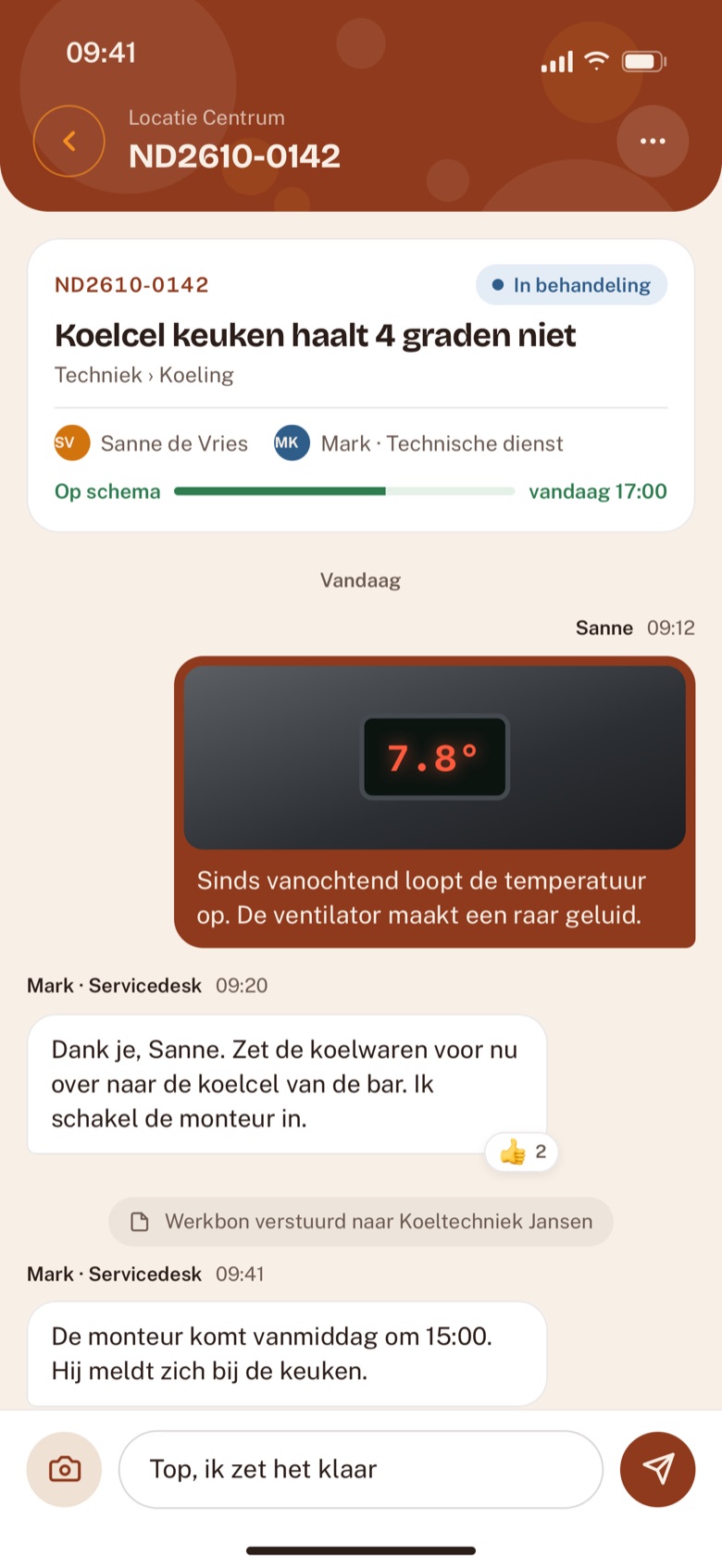 Het gesprek over een melding, met een foto, een reactie van de servicedesk en een verstuurde werkbon.